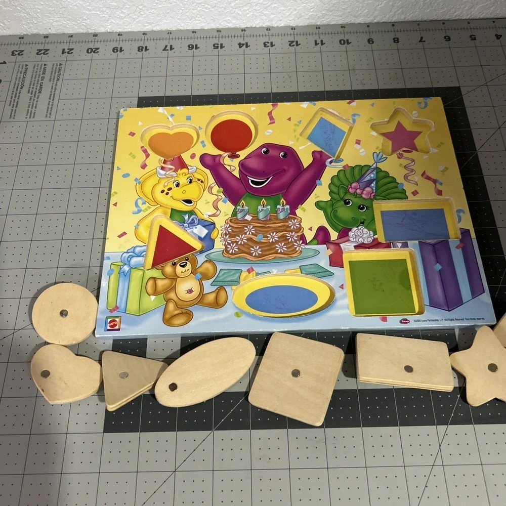 Barney Peg Puzzle Baby Bop BJ SHAPES COLORS  2004 Lyons Birthday Party Mattel